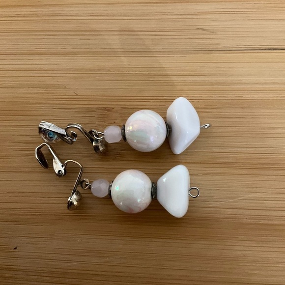 Hand Crafted Clip on Earrings Pink White Beads Dangle Gemstone - Picture 5 of 6